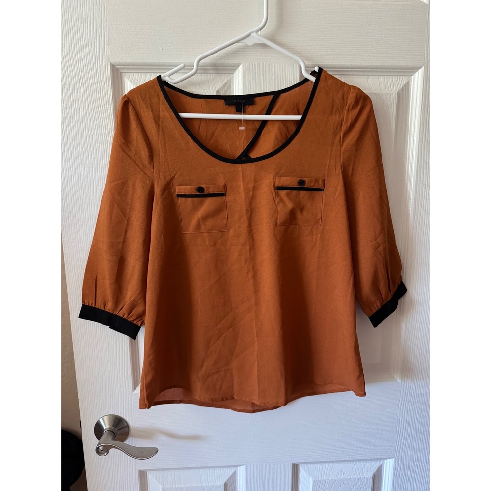 Mine Orange Blouse Keyhole Back Size Small